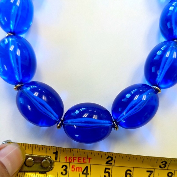 Beautiful Vintage MONET Blue Lucite Necklace Like New - Picture 2 of 10